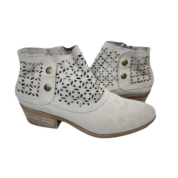 Baretraps Garin Ankle Boot Laser Cut Bootie Taupe Suede Leather, Womens Sz 9 - Picture 1 of 5